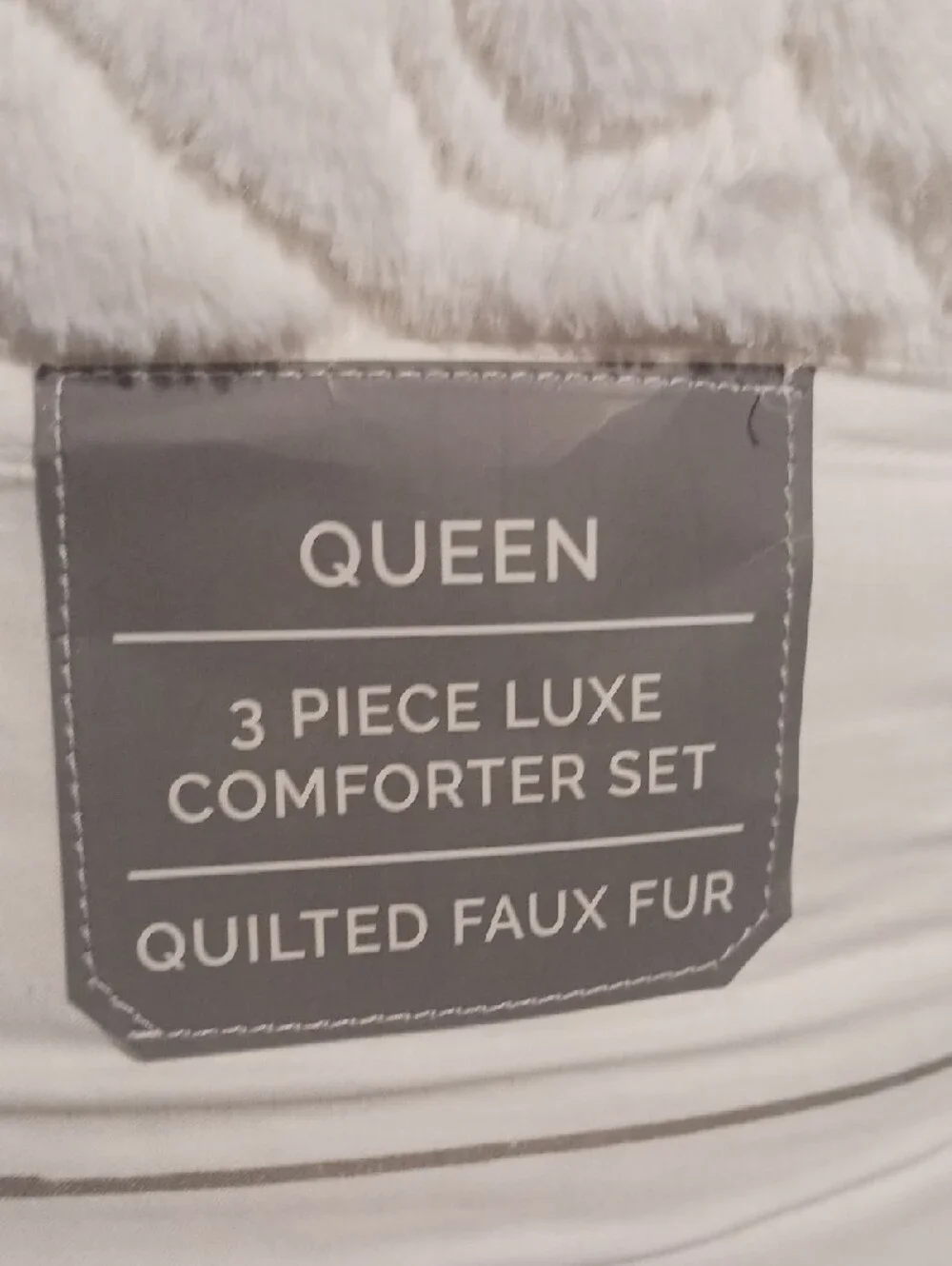Indigo Loft White Faux Fur Queen 3 Pce. Lux Comforter Set Elegant Design Pattern